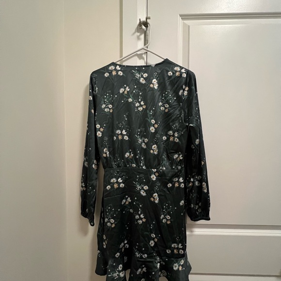 Simons - Picture 2 of 4